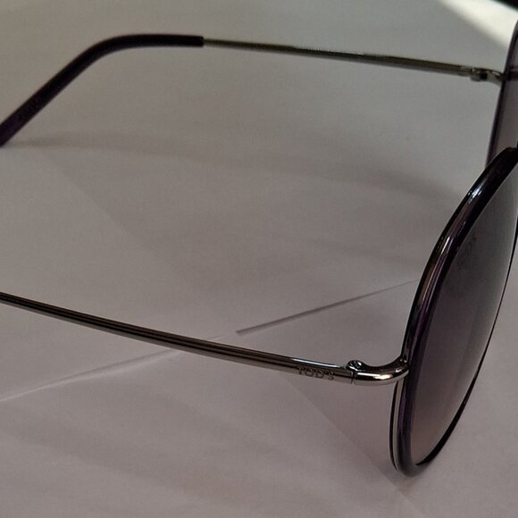 Tod’s TO9046 81W 5914 Women’s Sunglasses Brand New Designer Eyewear - Picture 3 of 4